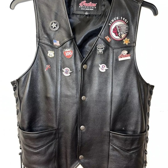 Vintage Authentic Indian Motorcycle Leather Vest Collectible Pins Excellent S - Picture 1 of 7